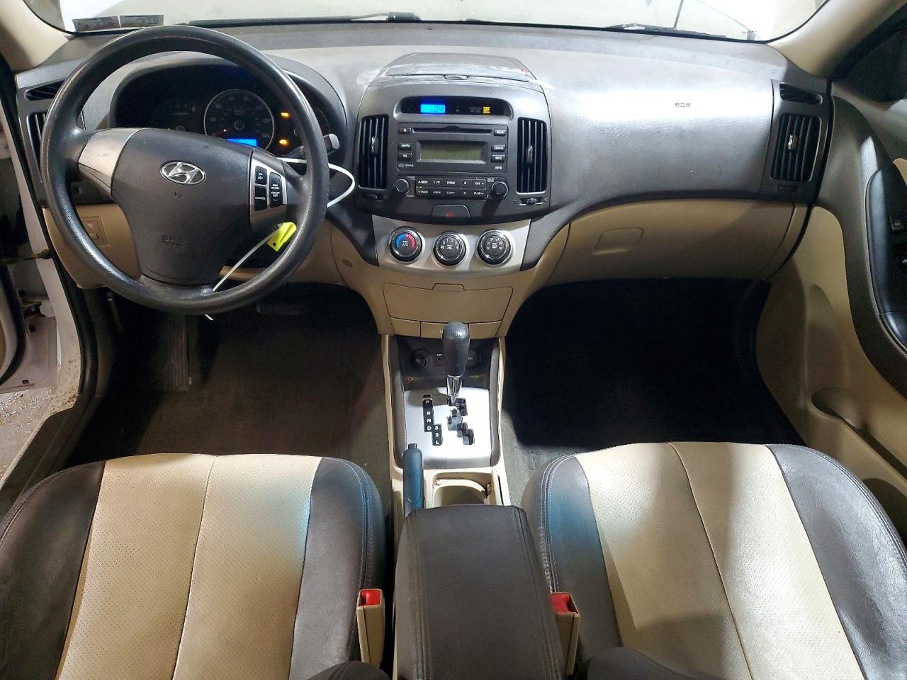 2010 HYUNDAI ELANTRA photo 8