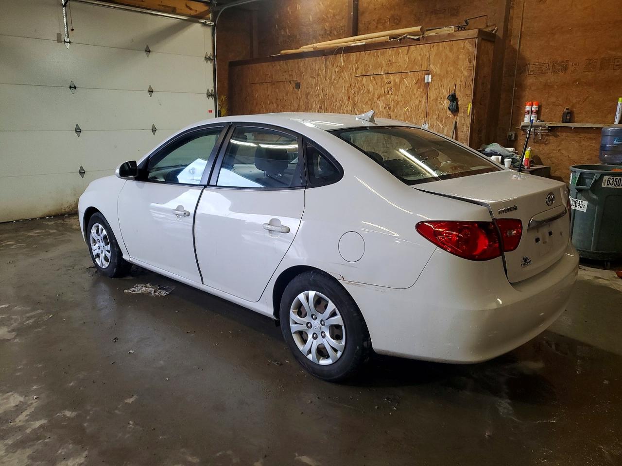 2010 HYUNDAI ELANTRA photo 2
