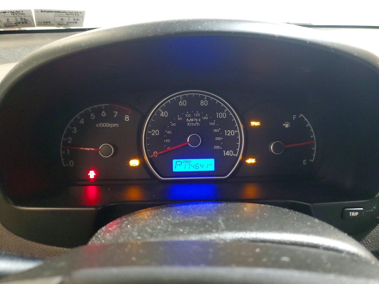 2010 HYUNDAI ELANTRA photo 9