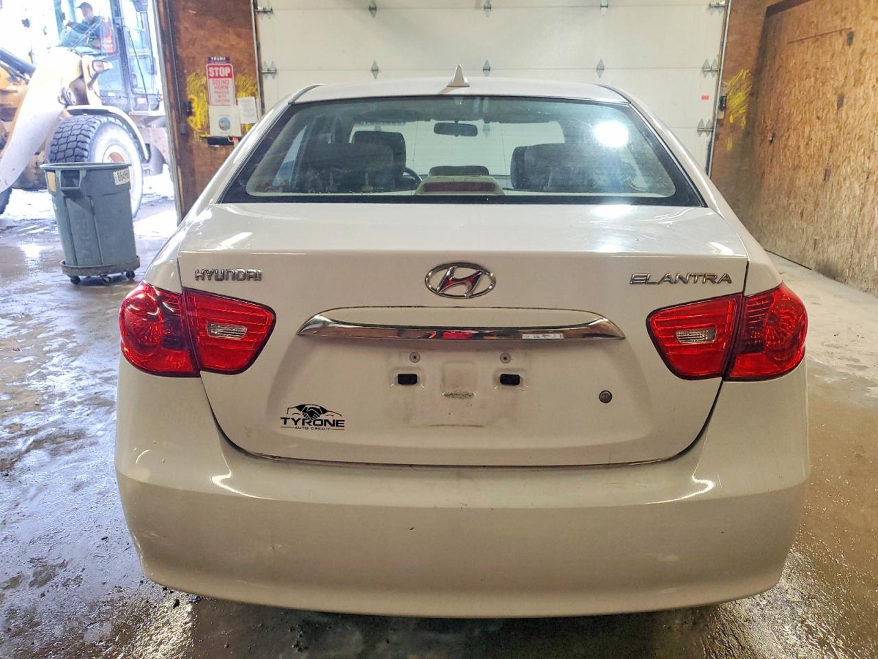2010 HYUNDAI ELANTRA photo 6