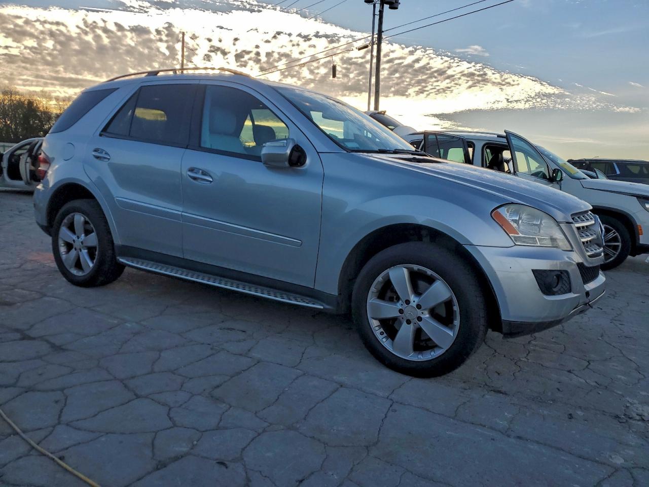 2009 MERCEDES-BENZ ML 350 photo 4