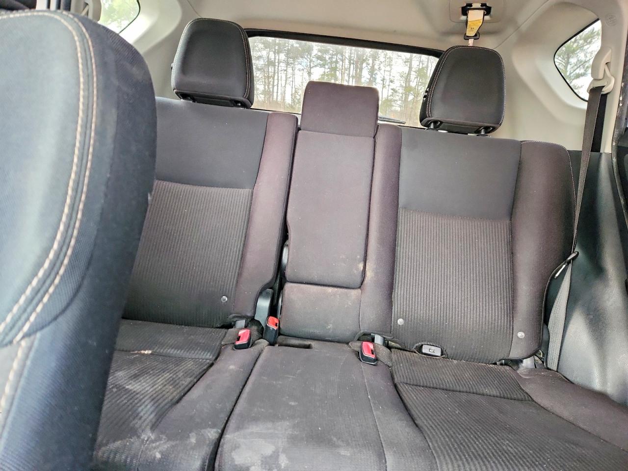 2015 TOYOTA RAV4 XLE photo 10