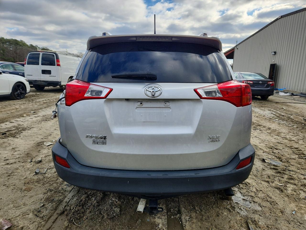 2015 TOYOTA RAV4 XLE photo 6