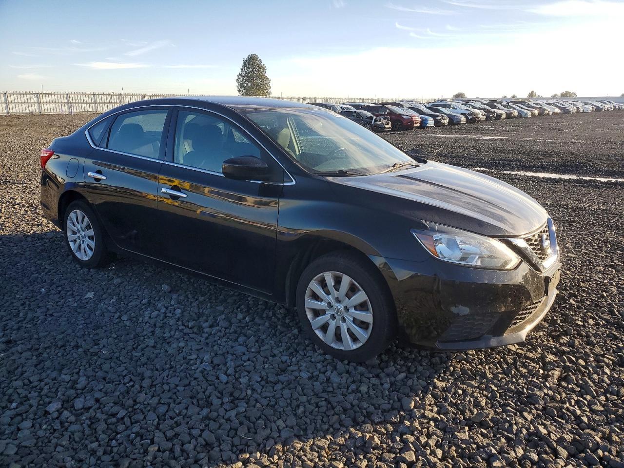 2017 NISSAN SENTRA S photo 4