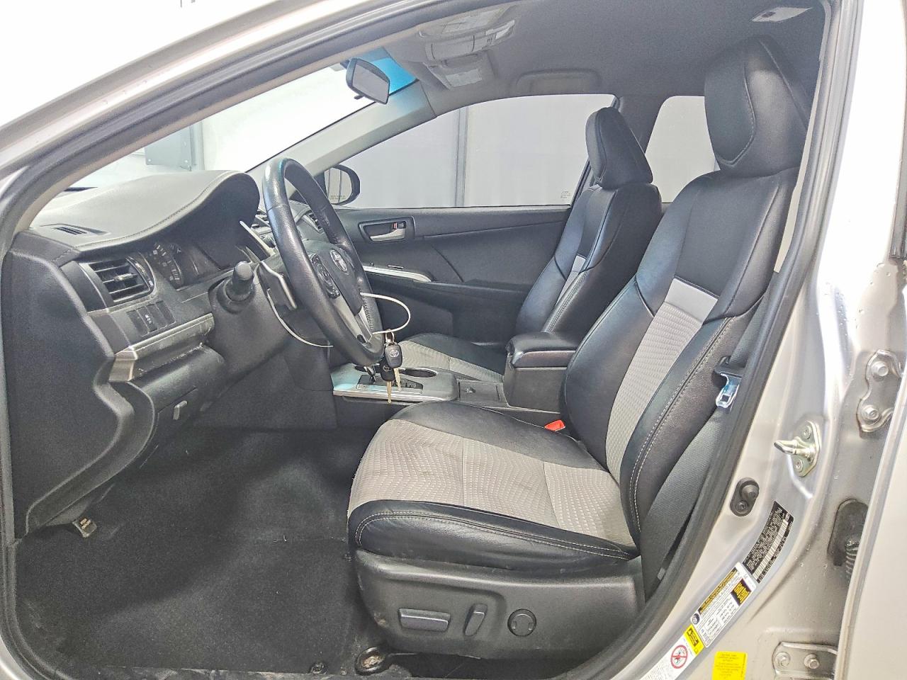 2014 TOYOTA CAMRY L photo 7