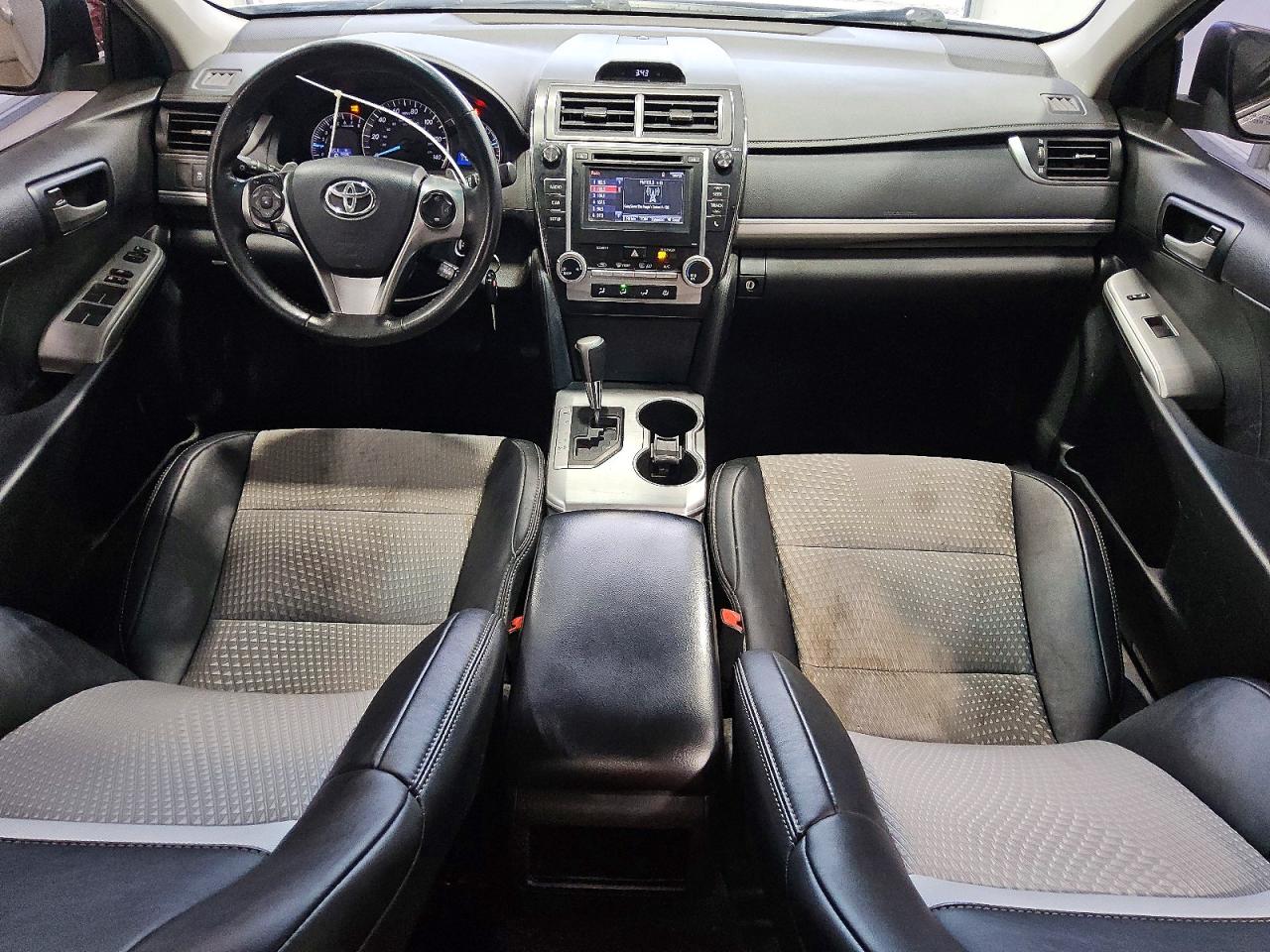 2014 TOYOTA CAMRY L photo 8