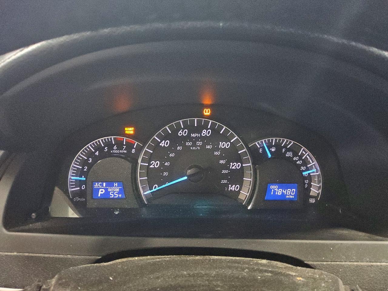 2014 TOYOTA CAMRY L photo 9