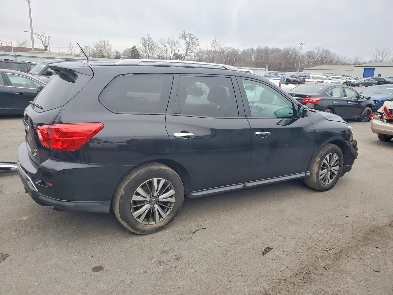 2017 NISSAN PATHFINDER S photo 3