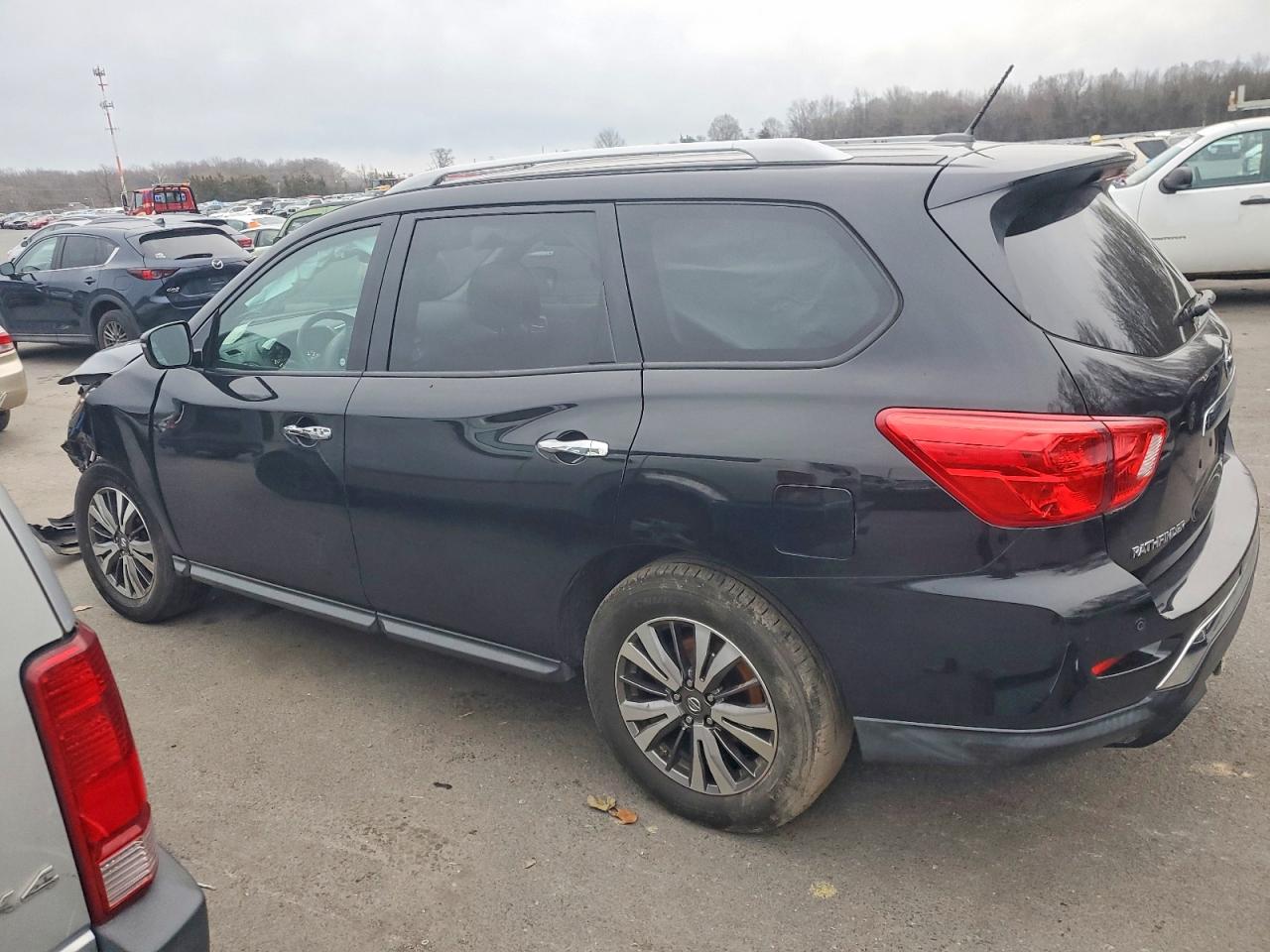 2017 NISSAN PATHFINDER S photo 2
