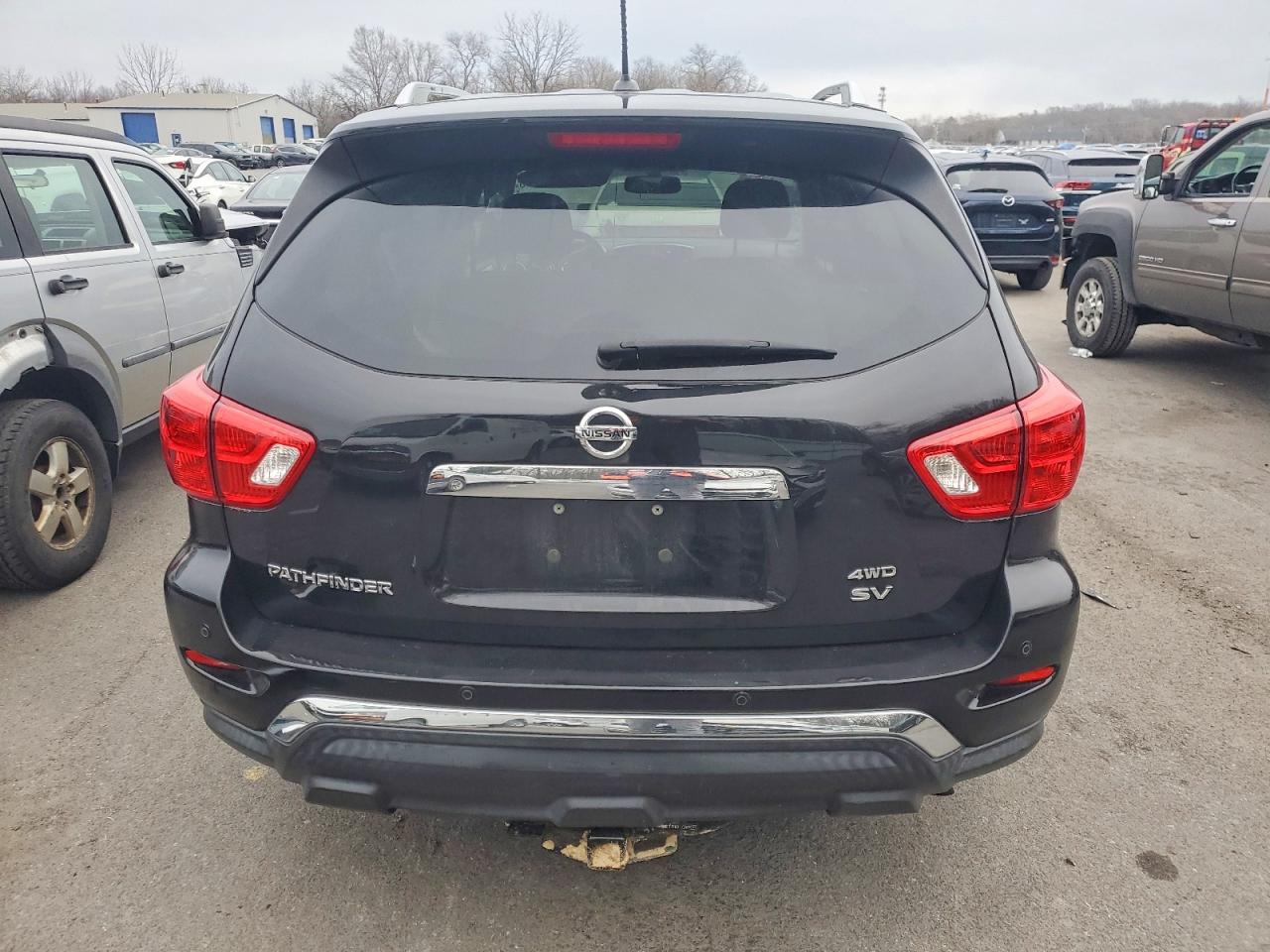 2017 NISSAN PATHFINDER S photo 6