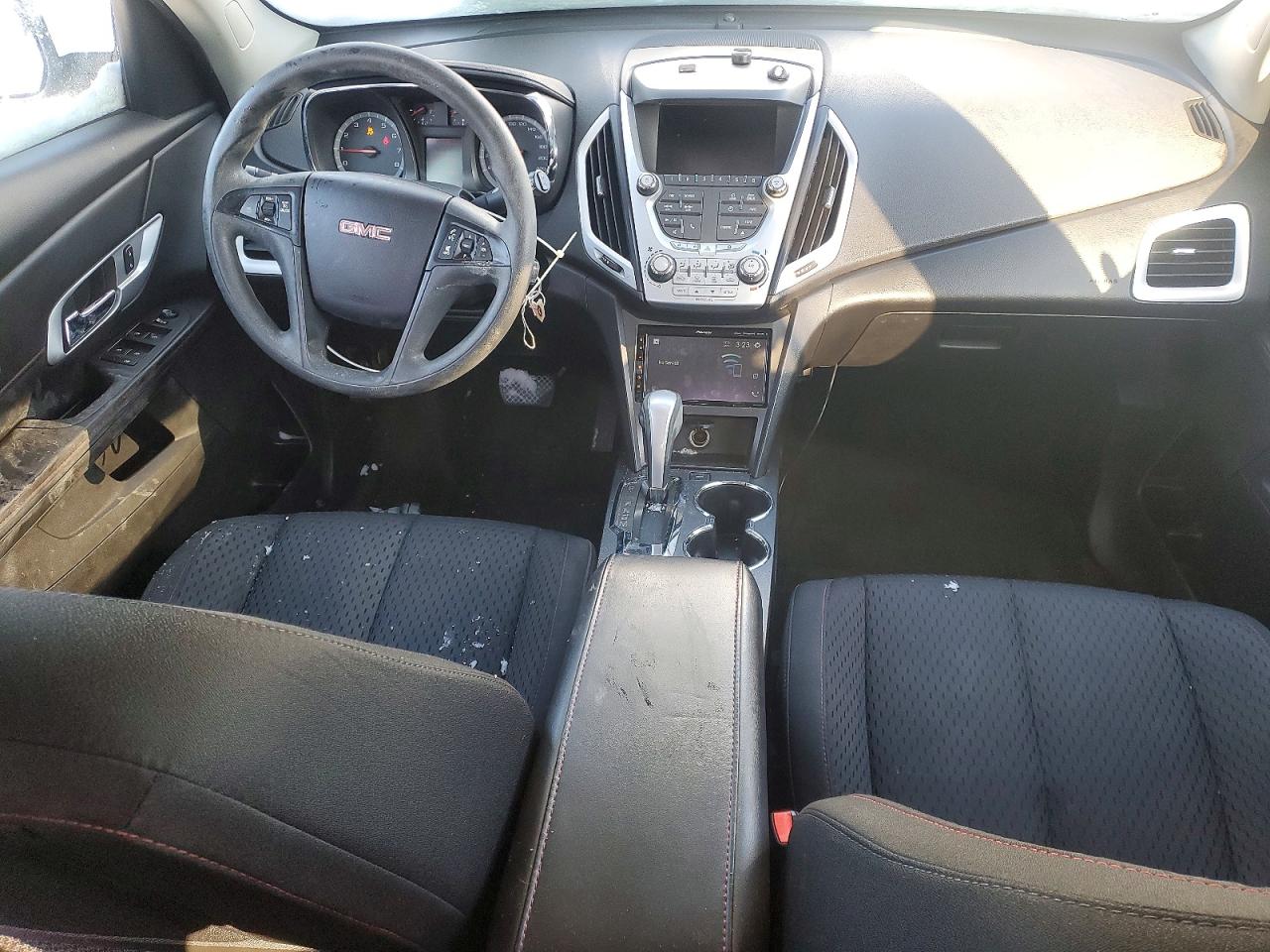 2015 GMC TERRAIN SLE photo 8