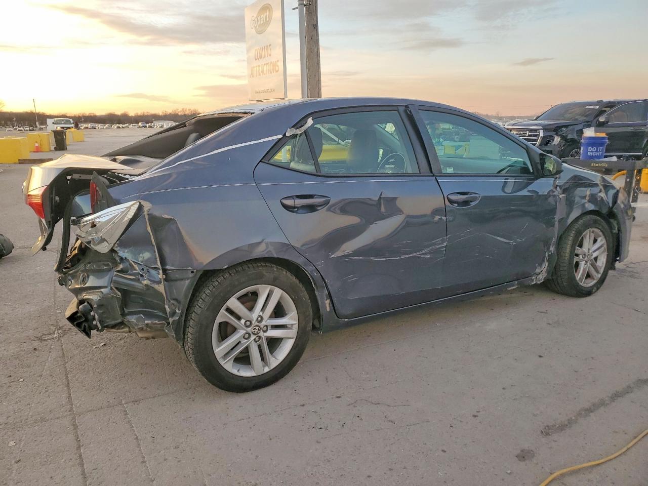 2016 TOYOTA COROLLA L photo 3