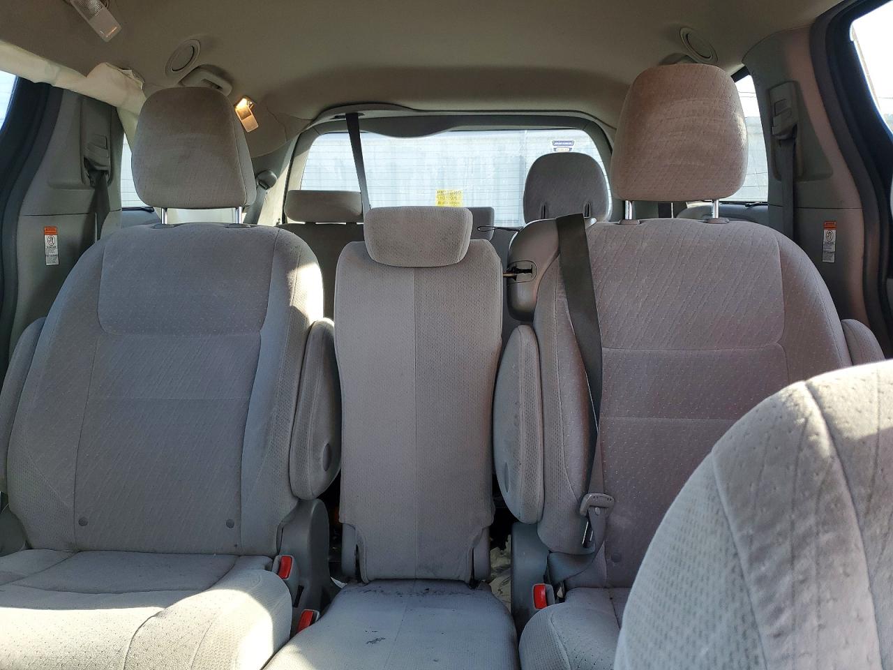 2015 TOYOTA SIENNA photo 19