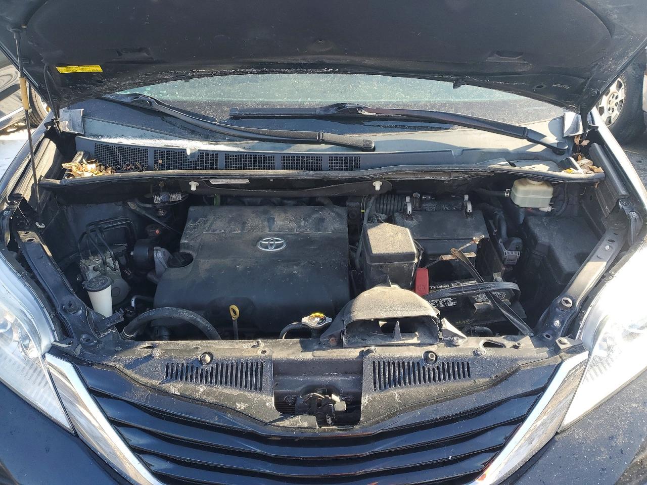 2015 TOYOTA SIENNA photo 23