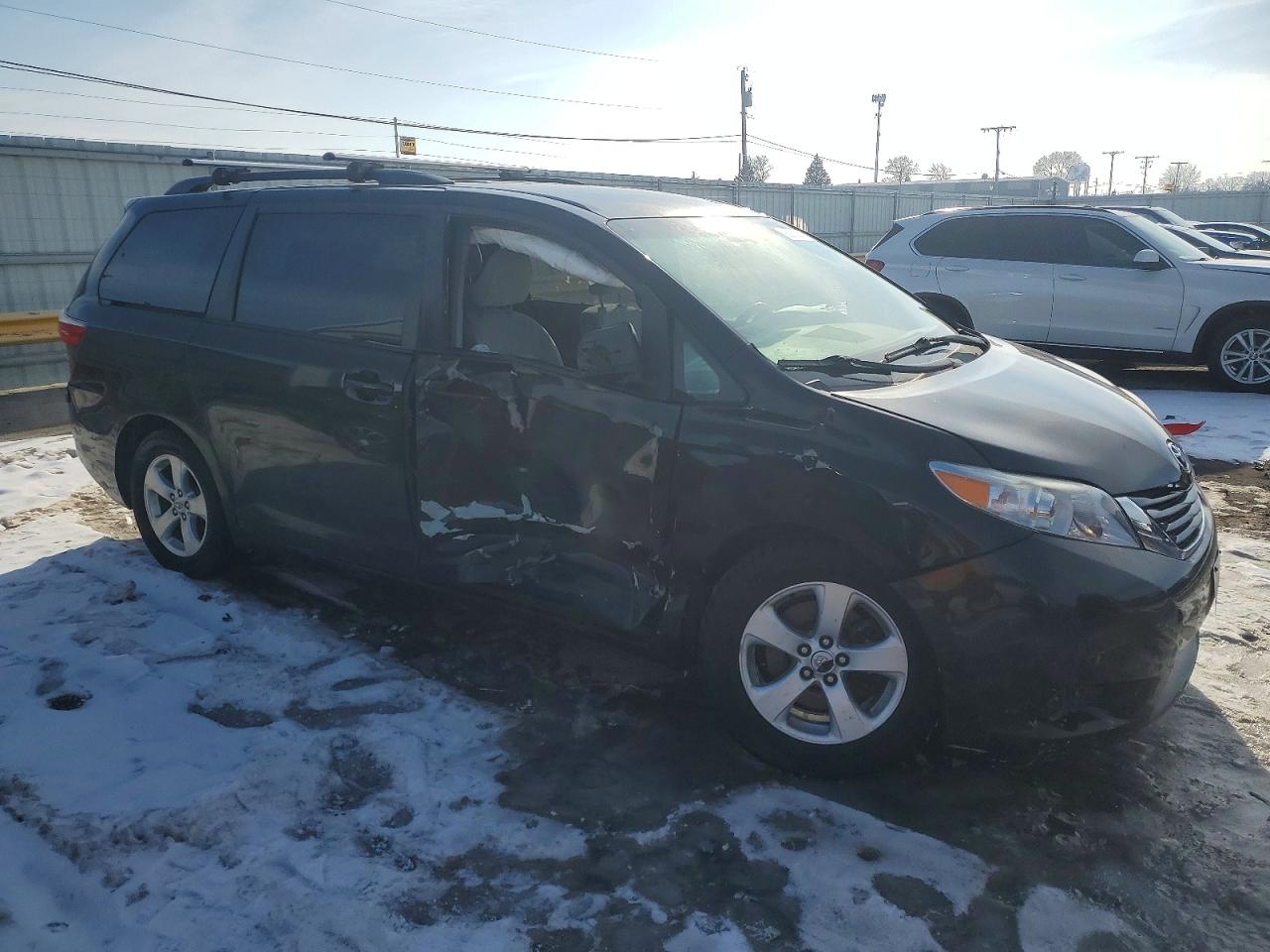 2015 TOYOTA SIENNA photo 7