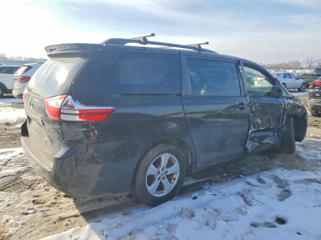 2015 TOYOTA SIENNA photo 5