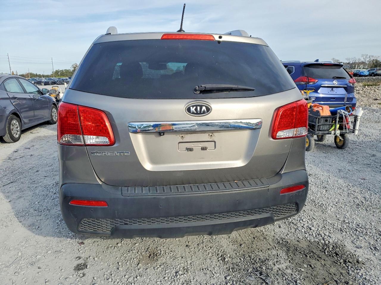 2011 KIA SORENTO BASE photo 6