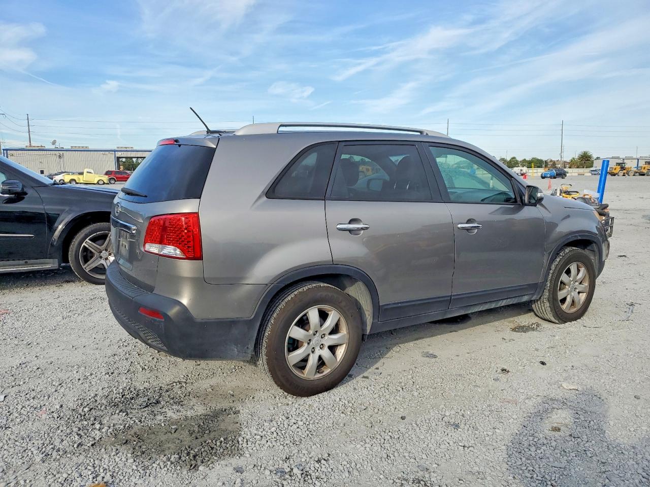 2011 KIA SORENTO BASE photo 3