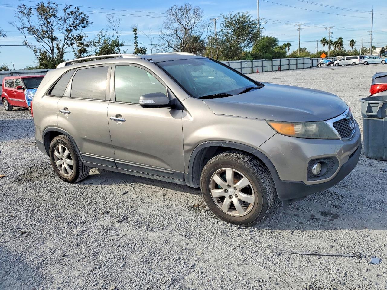 2011 KIA SORENTO BASE photo 4