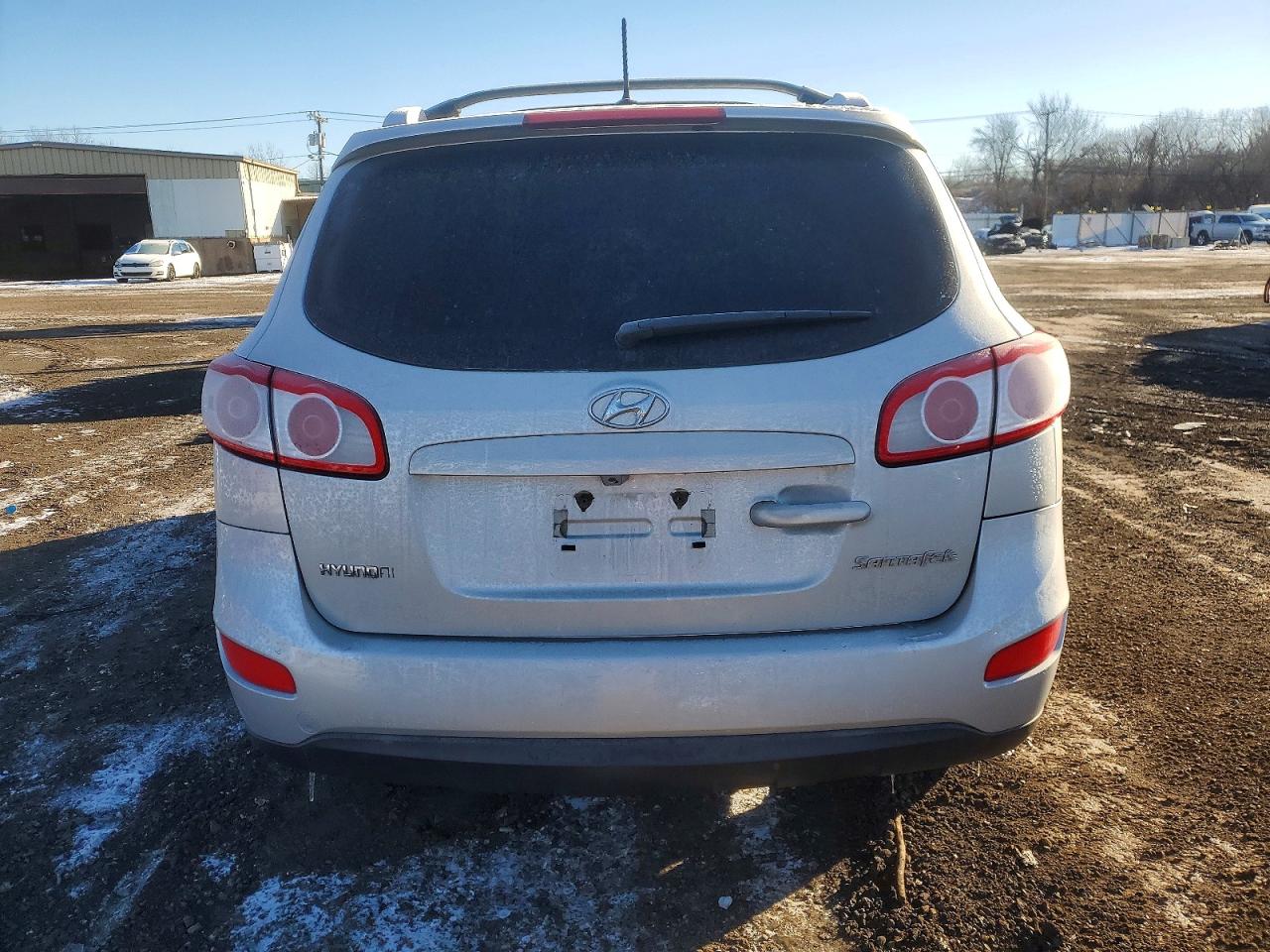 2011 HYUNDAI SANTA FE SE photo 6