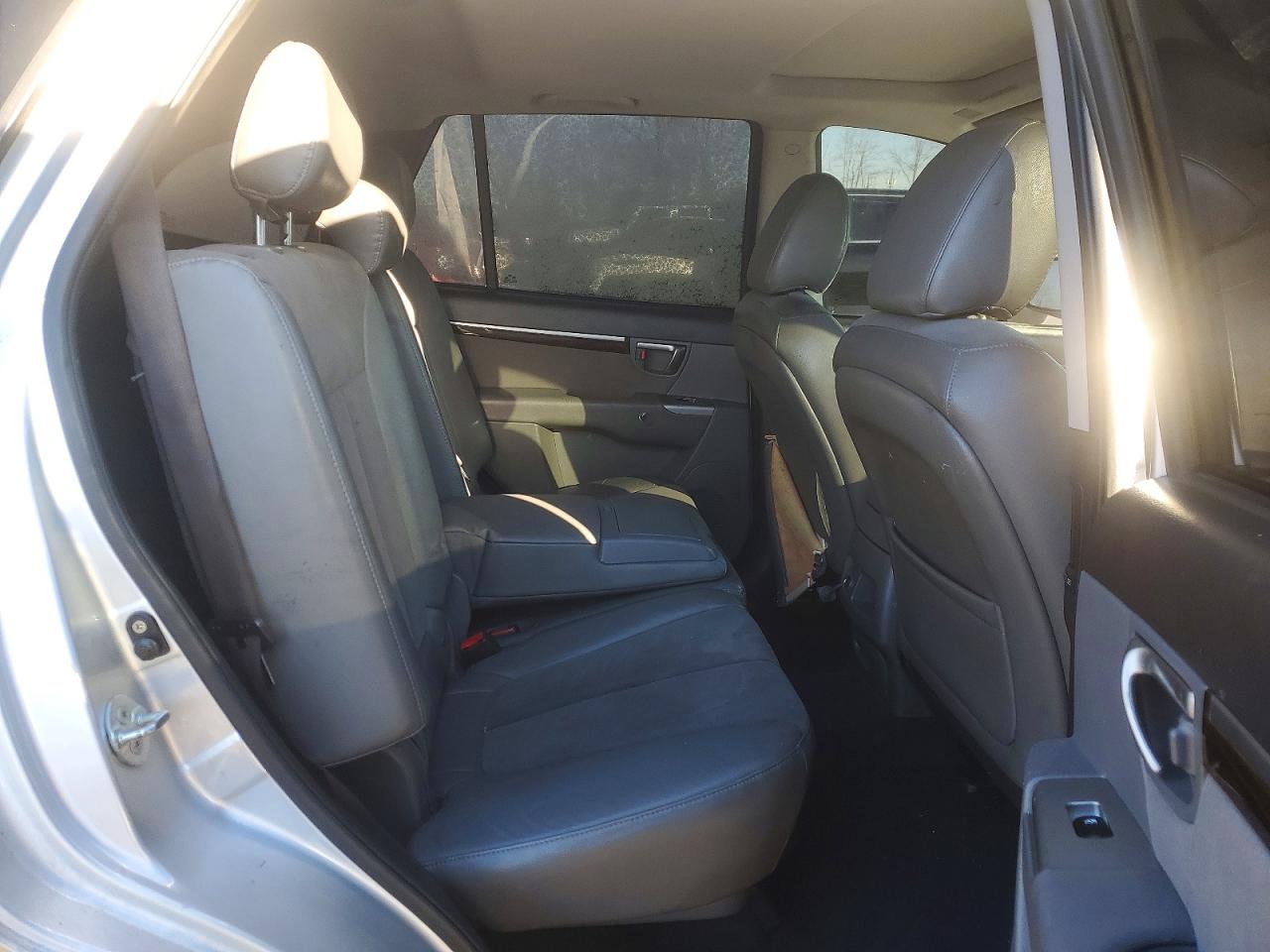 2011 HYUNDAI SANTA FE SE photo 11