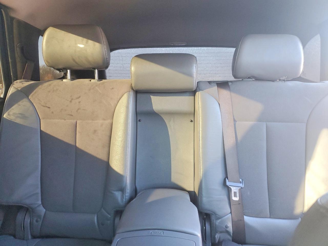 2011 HYUNDAI SANTA FE SE photo 10