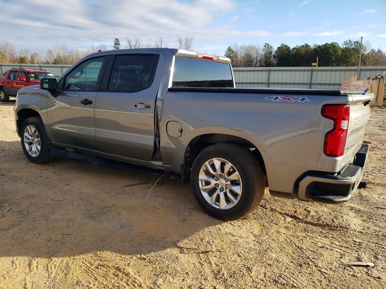 2024 CHEVROLET SILVERADO K1500 CUSTOM photo 2
