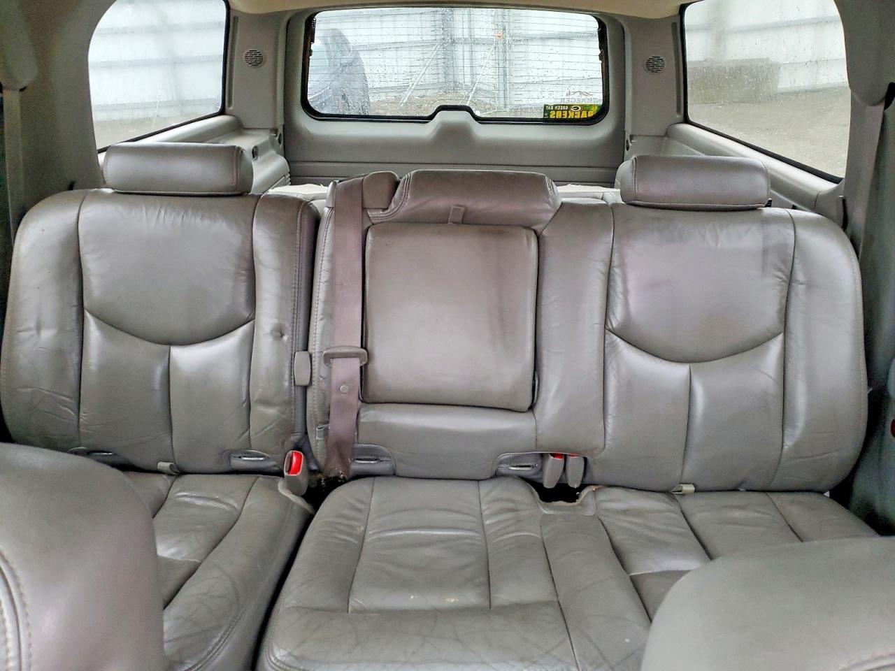 2004 CHEVROLET SUBURBAN K1500 photo 19