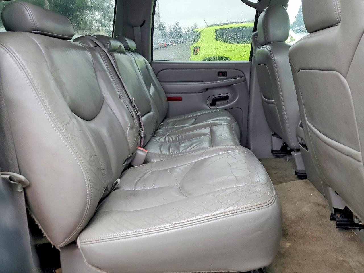2004 CHEVROLET SUBURBAN K1500 photo 21