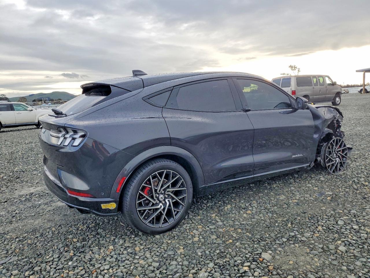 2021 FORD MUSTANG MACH-E GT photo 7