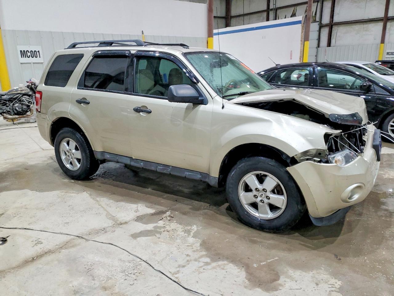 2012 FORD ESCAPE XLT photo 4