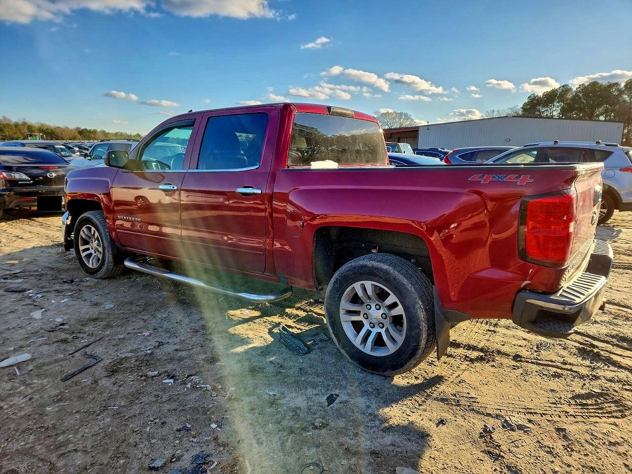 2018 CHEVROLET SILVERADO K1500 LT photo 3