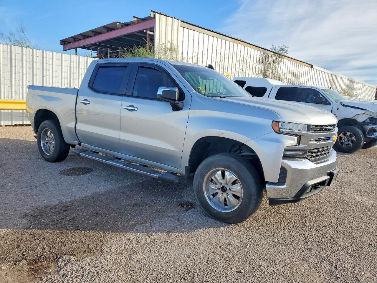 2019 CHEVROLET SILVERADO K1500 LT photo 4