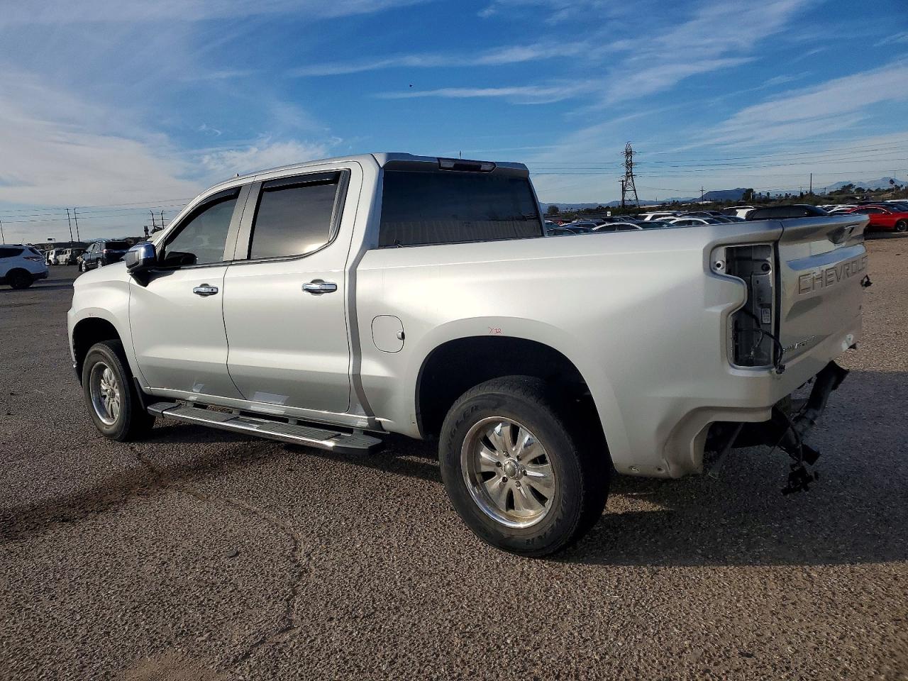 2019 CHEVROLET SILVERADO K1500 LT photo 2