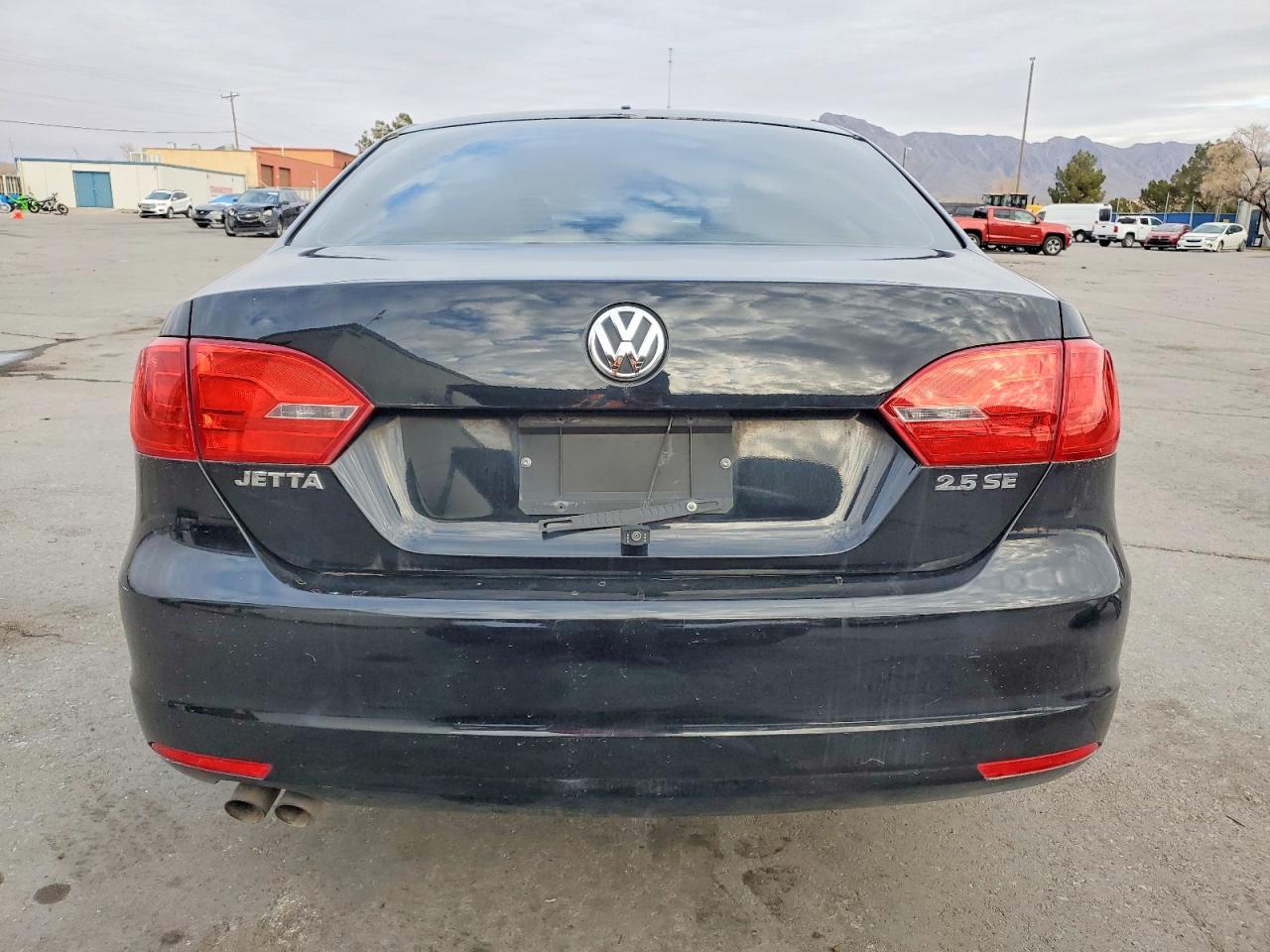 2013 VOLKSWAGEN JETTA SE photo 6