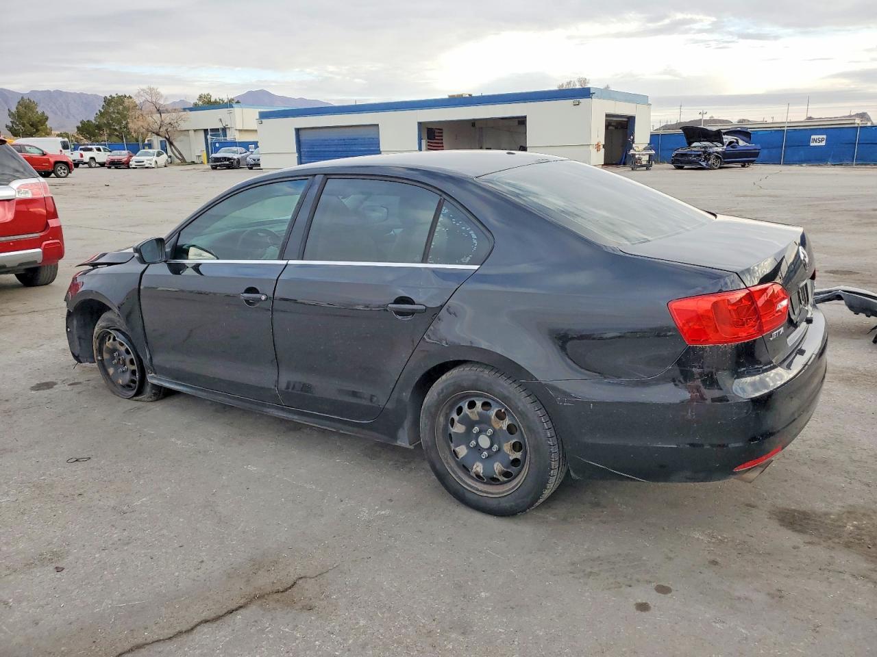 2013 VOLKSWAGEN JETTA SE photo 2