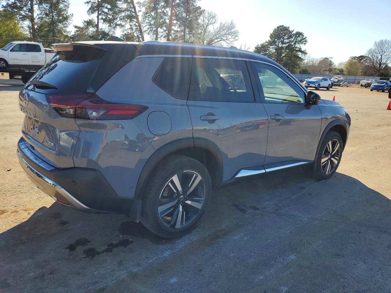 2021 NISSAN ROGUE PLATINUM photo 3
