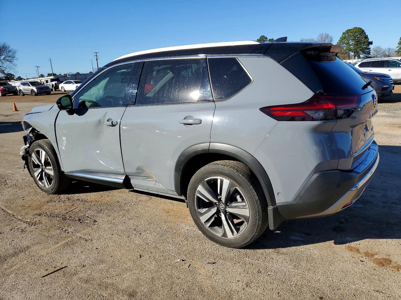 2021 NISSAN ROGUE PLATINUM photo 2
