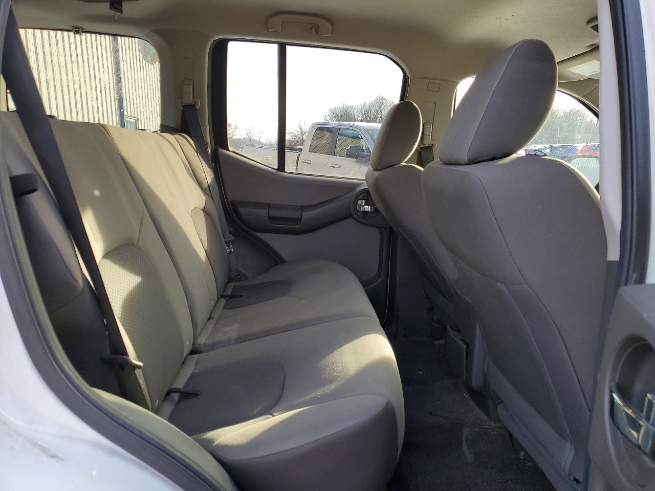 2015 NISSAN XTERRA X photo 11