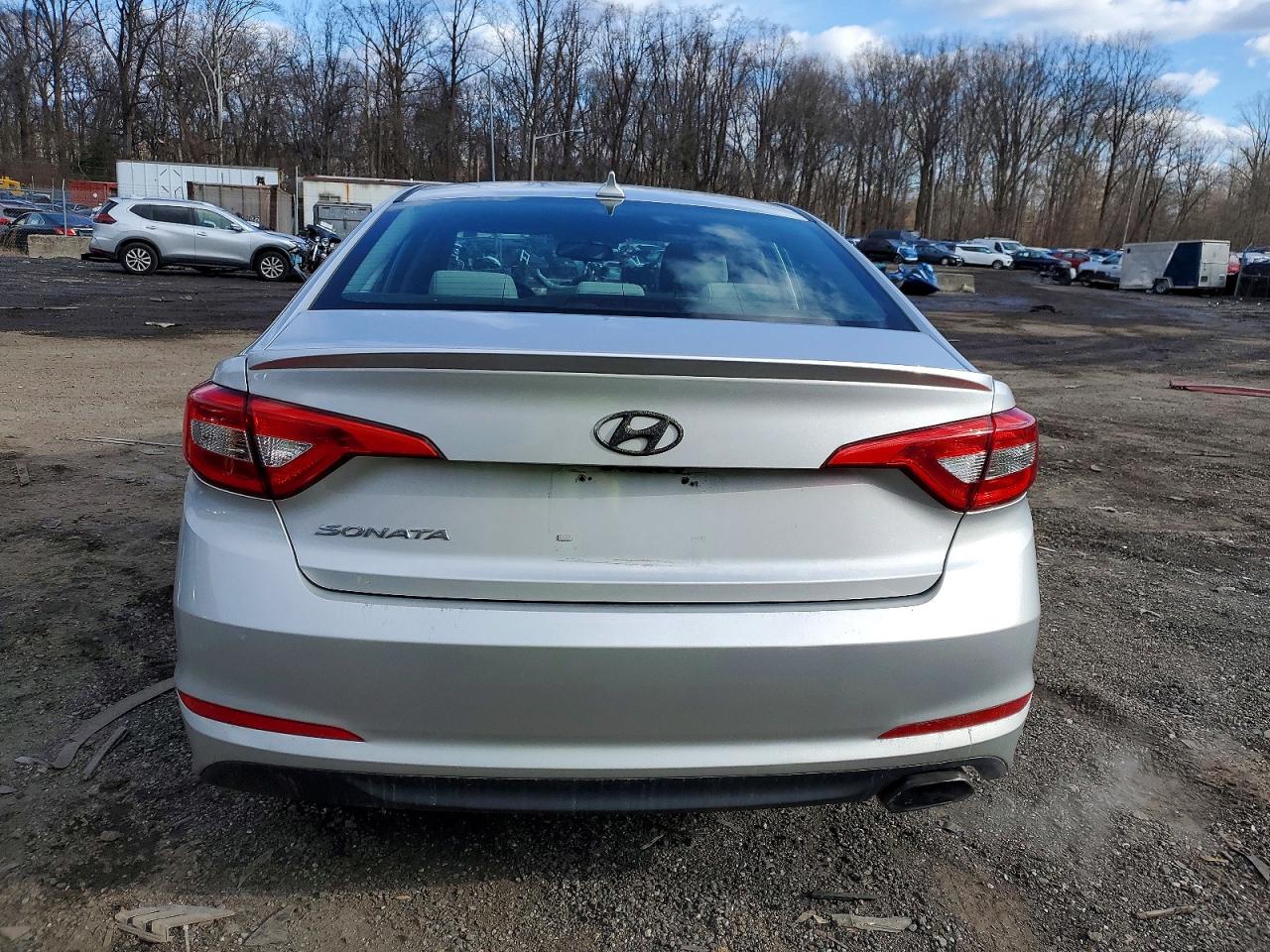 2016 HYUNDAI SONATA SE photo 6
