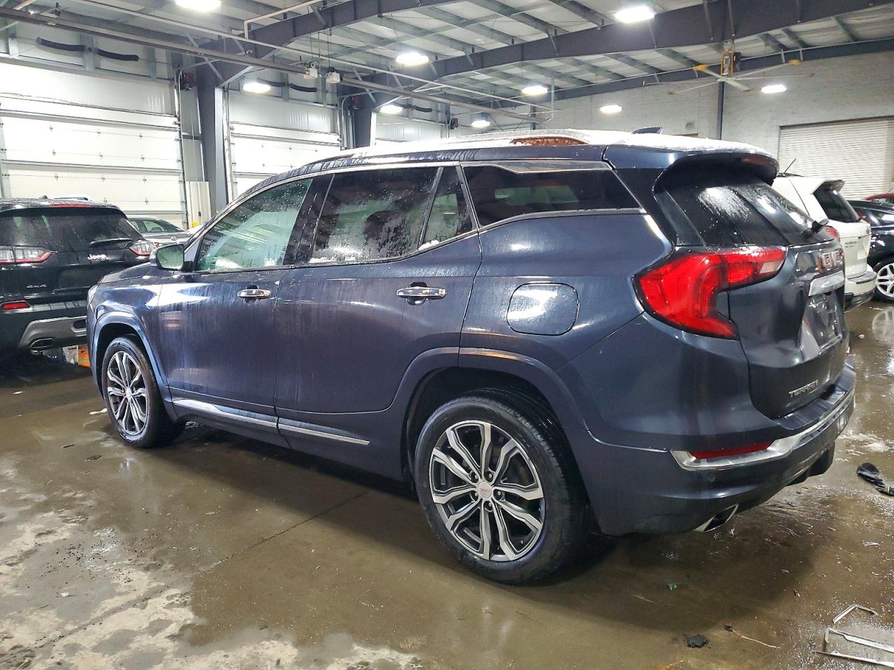 2018 GMC TERRAIN DENALI photo 2