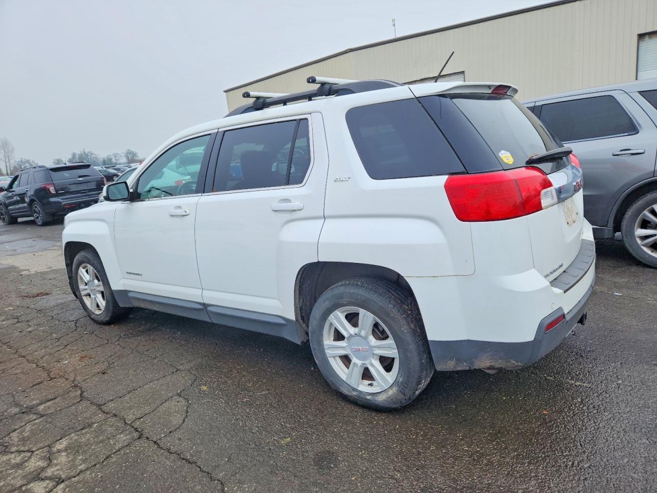 2015 GMC TERRAIN SLT photo 3
