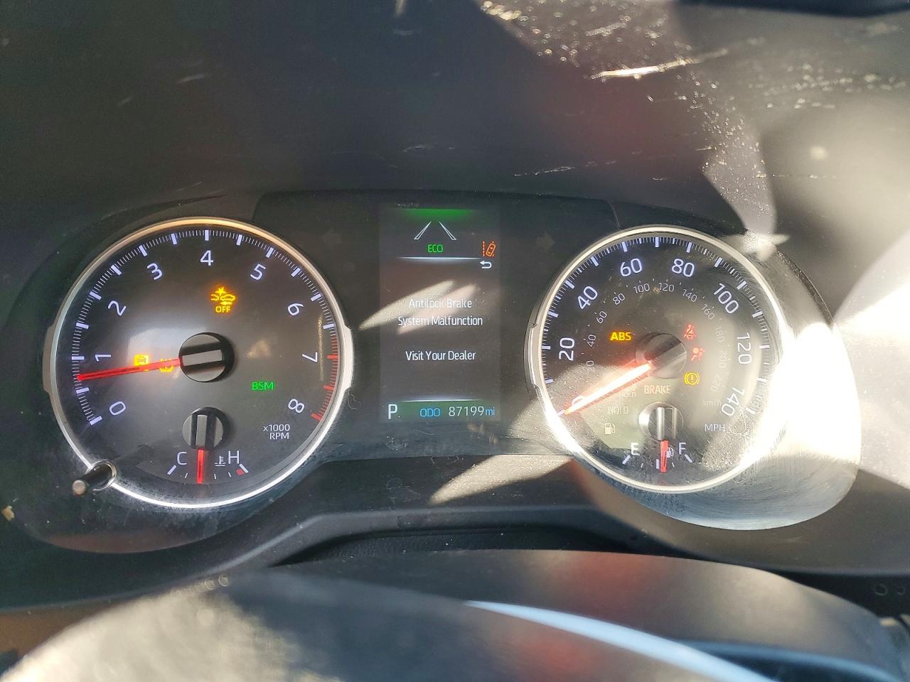 2021 TOYOTA RAV4 XLE photo 9