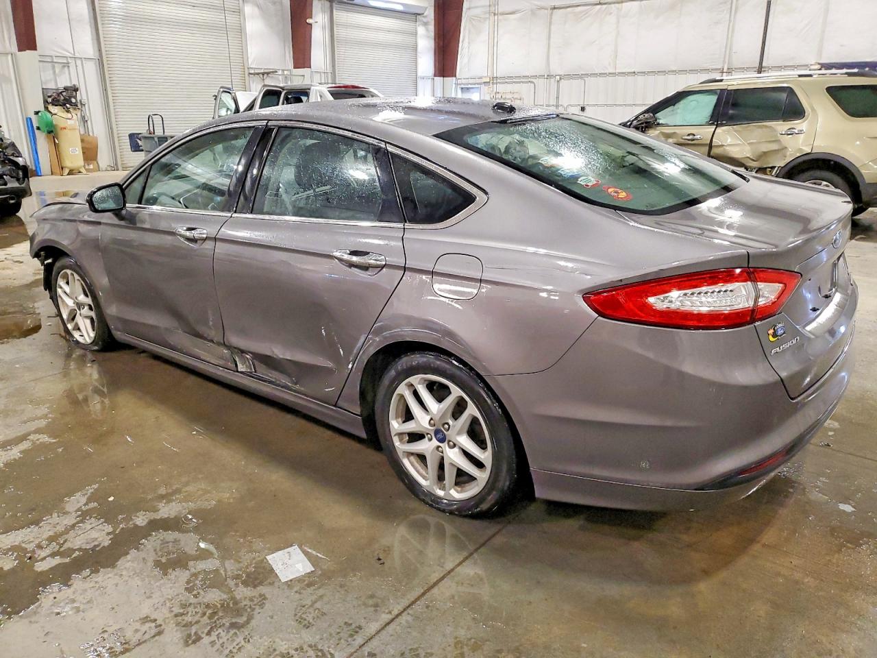 2013 FORD FUSION SE photo 2