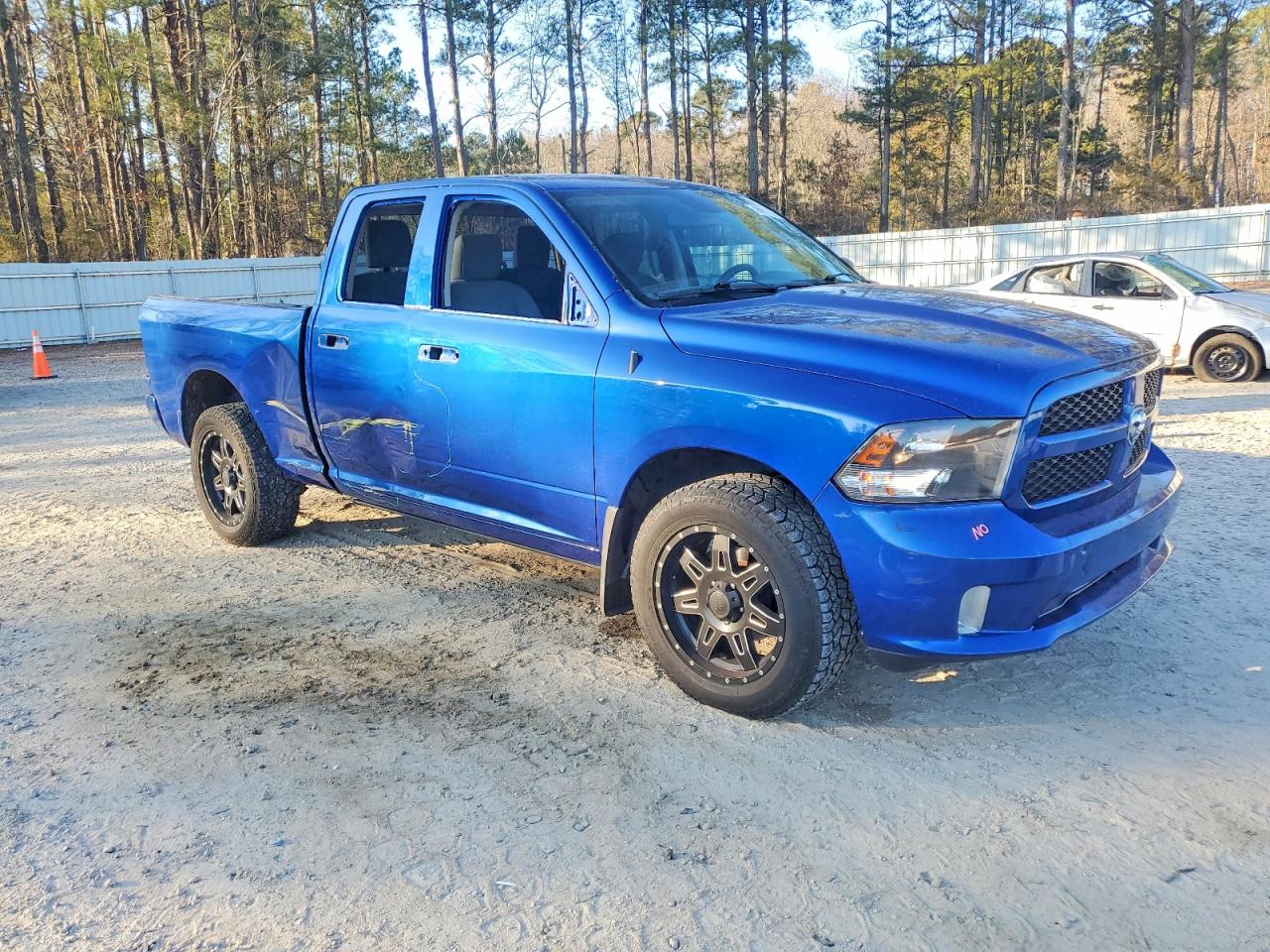 2014 RAM 1500 ST photo 4