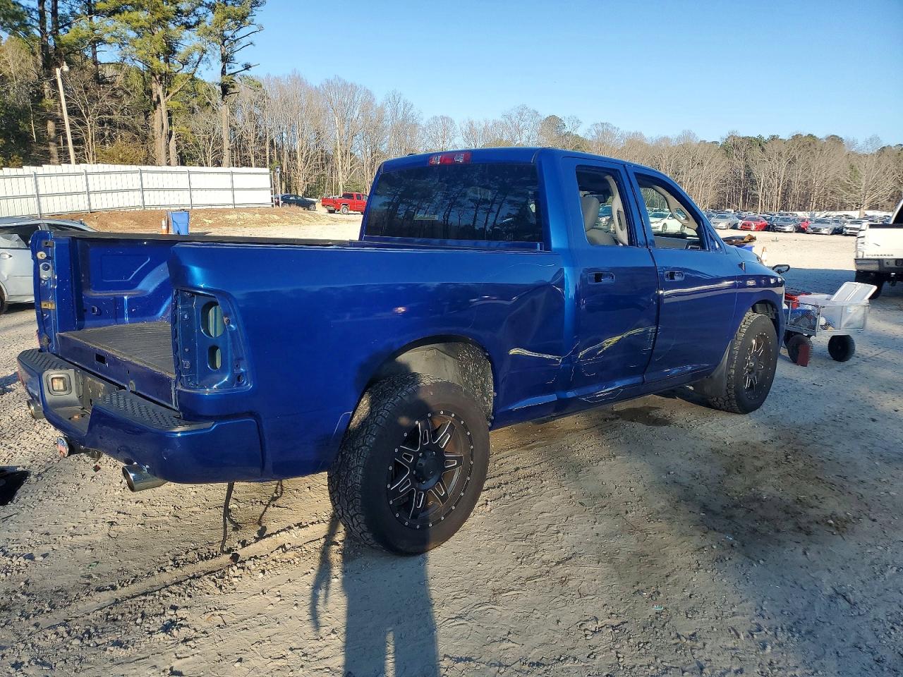 2014 RAM 1500 ST photo 3
