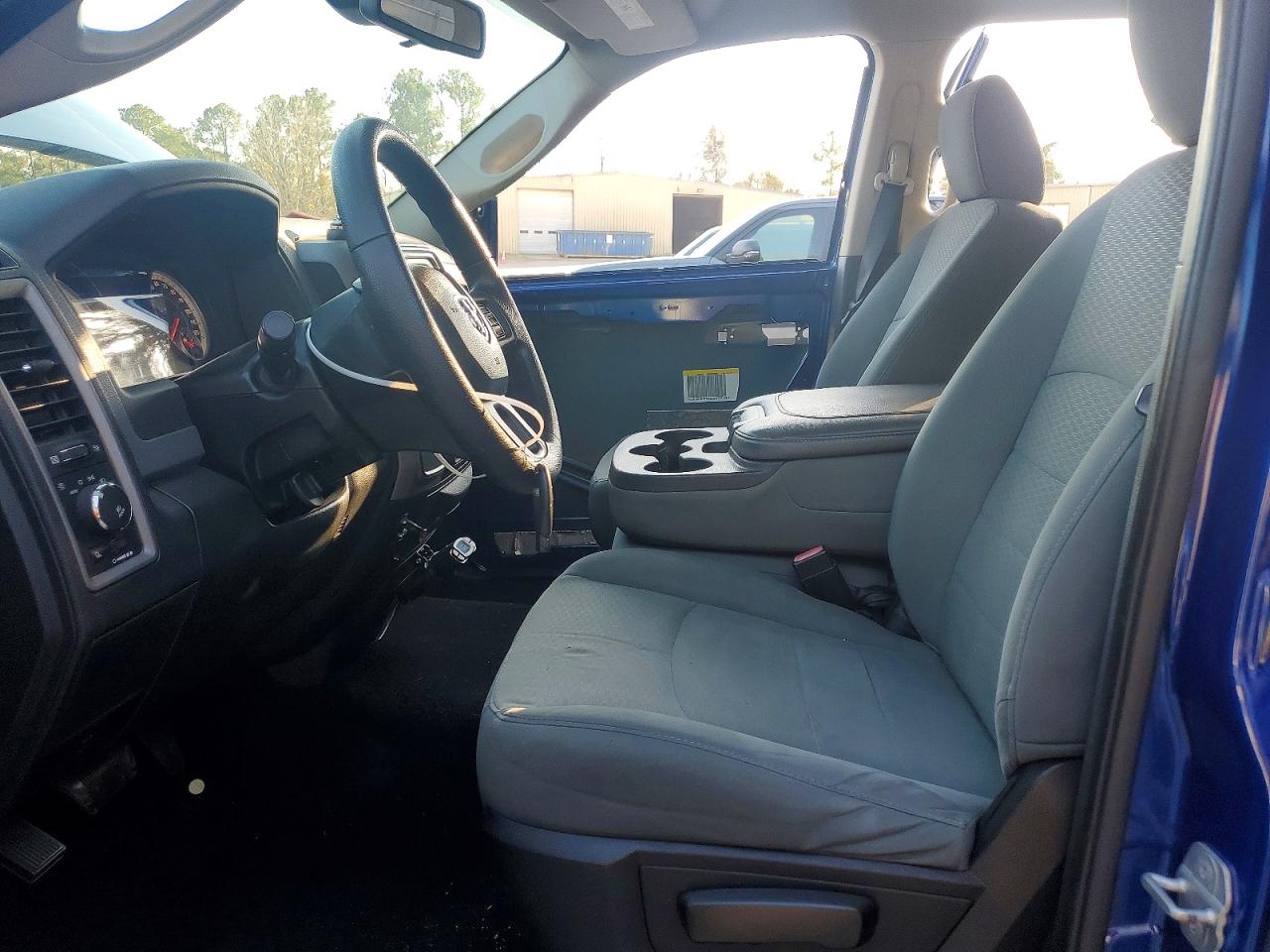 2014 RAM 1500 ST photo 7