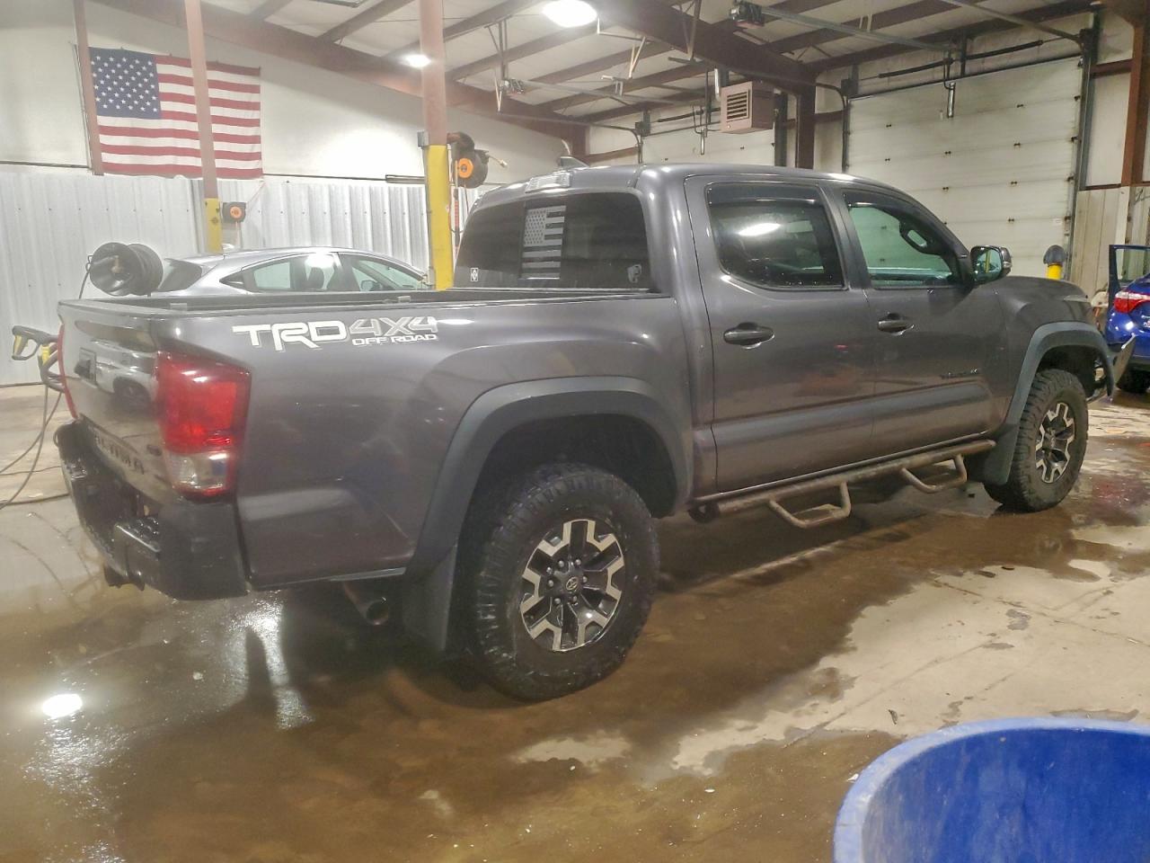 2017 TOYOTA TACOMA DOUBLE CAB photo 5