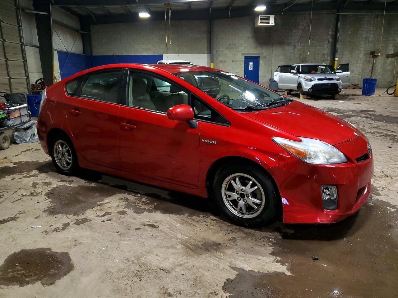 2010 TOYOTA PRIUS photo 4