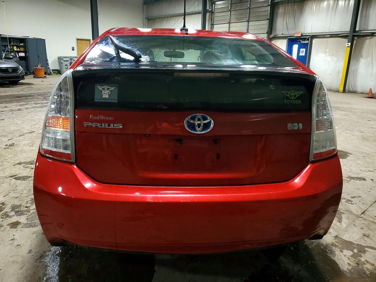 2010 TOYOTA PRIUS photo 6
